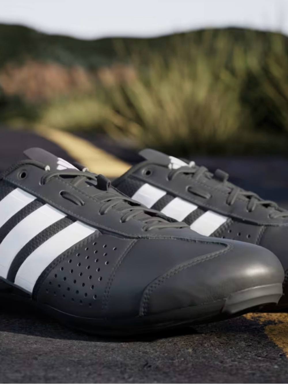 adidas HERITAGE ROAD CYCLING SHOES Black & White - Men’s Size 9